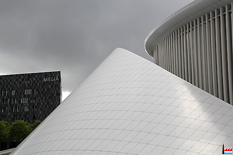H&ocirc;tel Meli&aacute; (architecte: Jim Clemes) + Philharmonie (architecte: Christian de Portzamparc), Luxembourg - Kirchberg
