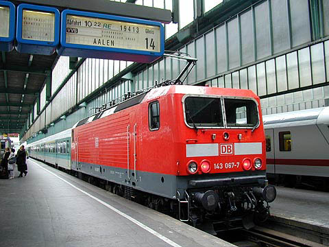 P9043992
