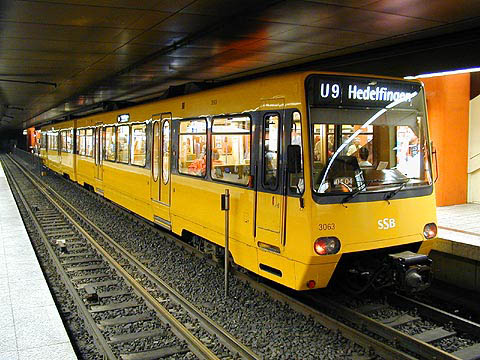 P9043995