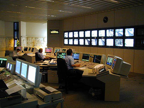 P9043999