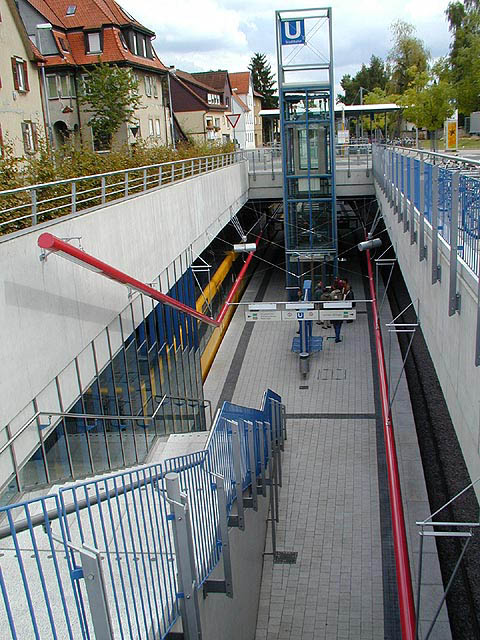 P9044042