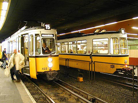 P9044057