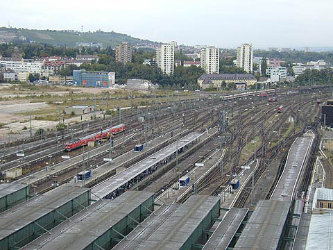 P9044067