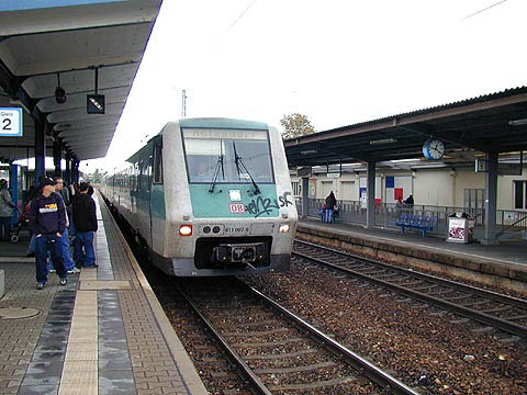 P9054104