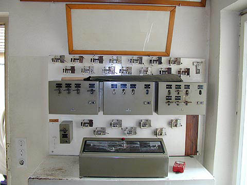 P9054108