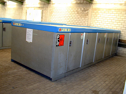 P9037910