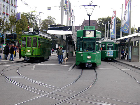 P9037911