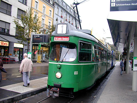 P9037943
