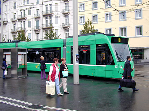 P9037945