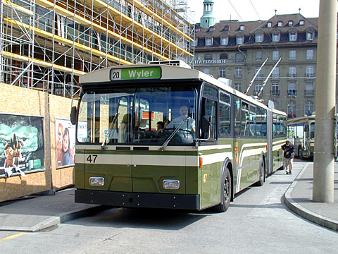 P9047973