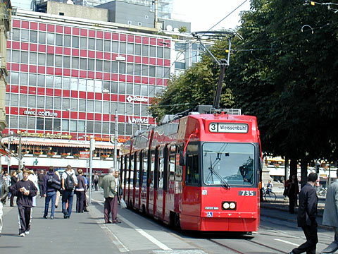 P9047975