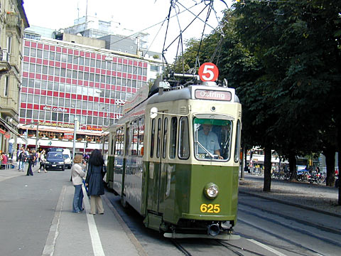 P9047979