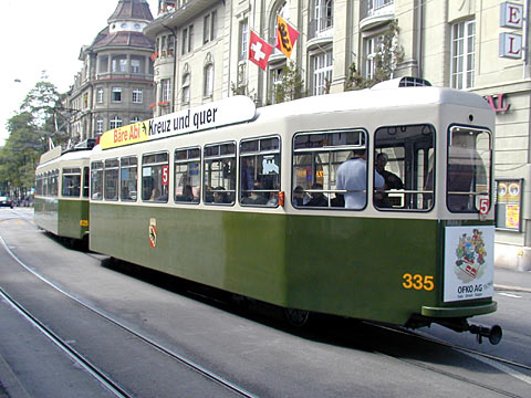 P9047981