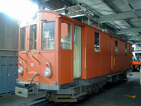 P9047988