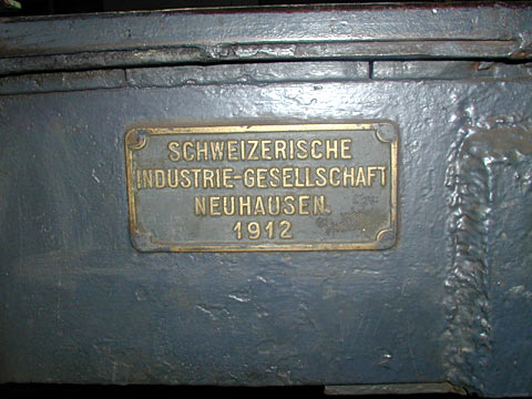 P9047995