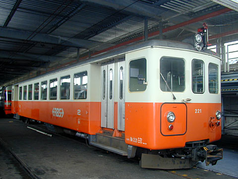 P9047996