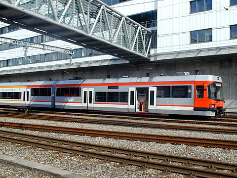 P9048001