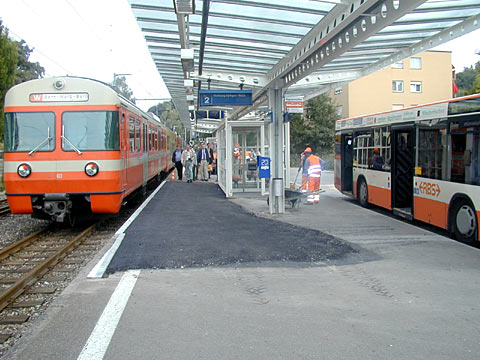 P9048008