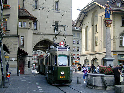 P9048036