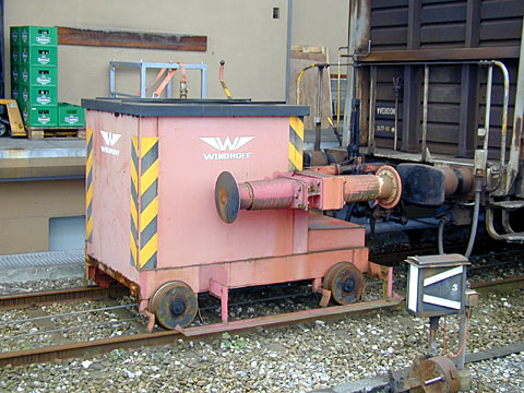 P9058045