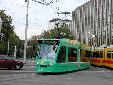 P9058104